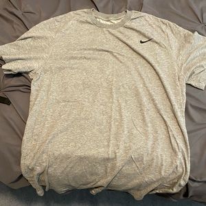 Nike dri-fit Tee